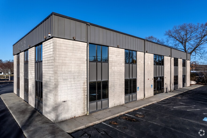 More Photos Of 120 Amaral St, East Providence Office For Lease