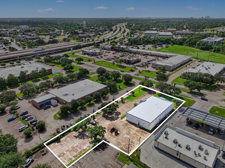 More Photos Of 470 This Way St, Lake Jackson General Retail For Lease