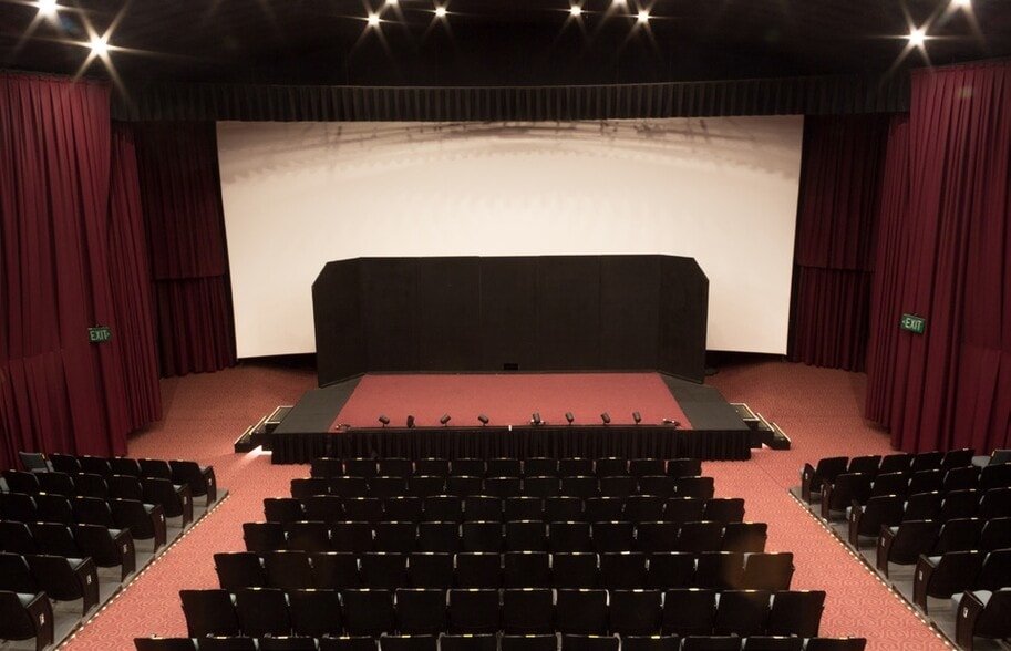 More Photos Of 2808-22 State St, Carlsbad Movie Theatre For Lease
