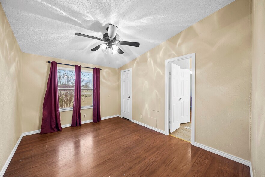 More Photos Of 19645 Nordt Rd, Damon Land For Sale