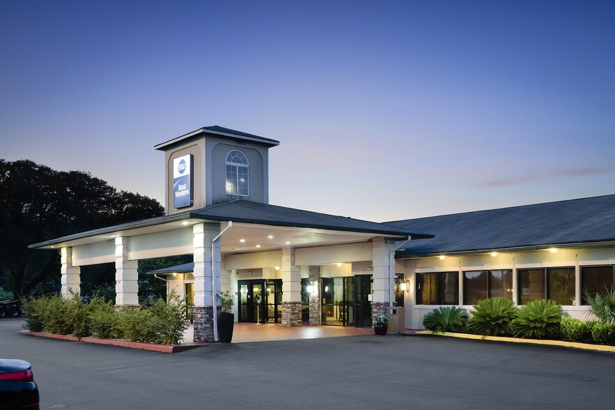 Primary Photo Of 3536 Point South Dr, Yemassee Hotel For Sale