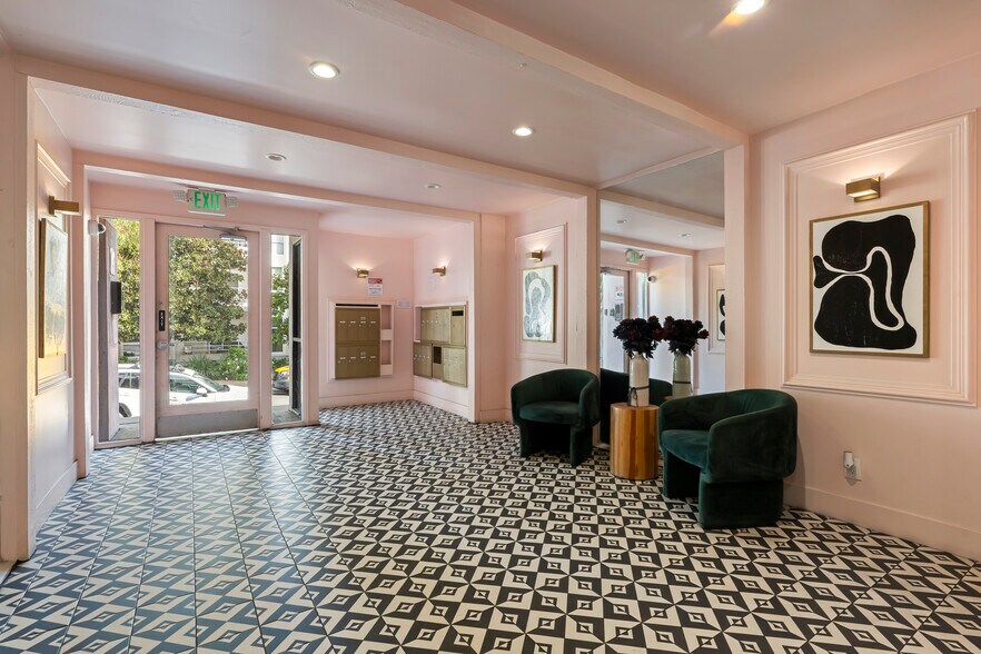 More Photos Of 954 Palm Ave, West Hollywood Apartments For Sale