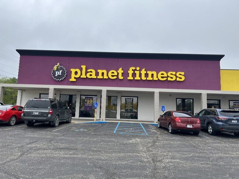 More Photos Of 1050-1056 S Bishop Ave, Rolla Storefront For Sale