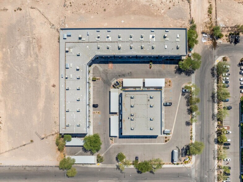 More Photos Of 4570 W Post Rd, Las Vegas Showroom For Lease