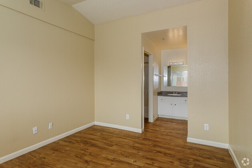 More Photos Of 6500 47th St, Sacramento Apartments For Sale