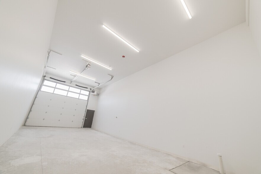 More Photos Of 1641 Balian Rd, Waterford Self Storage For Sale