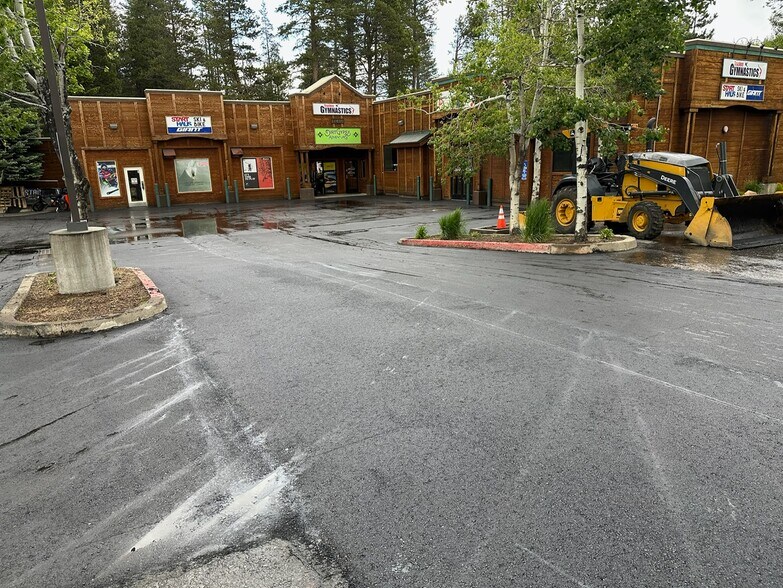 More Photos Of 11448 Deerfield Dr, Truckee Unknown For Lease