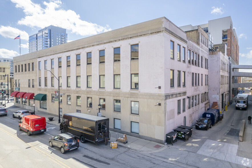 More Photos Of 1100 Lake St, Oak Park Unknown For Lease