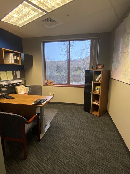 More Photos Of 412 E Parkcenter Blvd, Boise Office For Lease