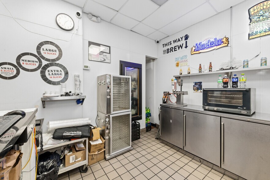 More Photos Of 702 Colorado Ave, Palo Alto General Retail For Sale