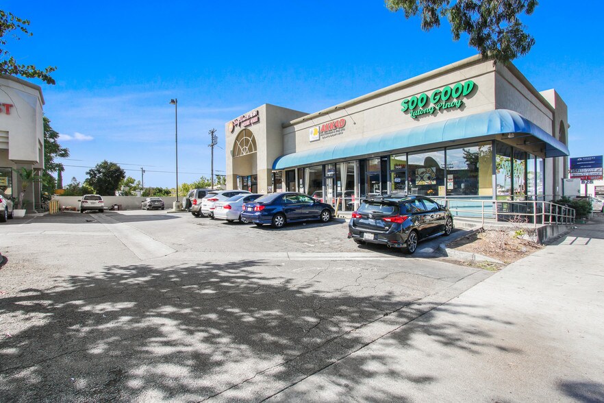 More Photos Of 900-1000 E Colorado St, Glendale General Retail For Lease