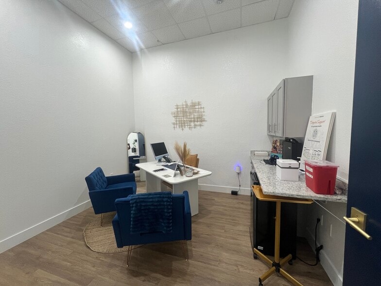 More Photos Of 375-3 S 12th St, Tampa Office For Sale