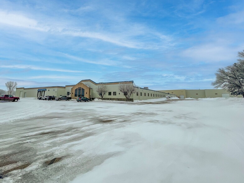 More Photos Of 223 1st Ave SE, Clara City Distribution For Lease