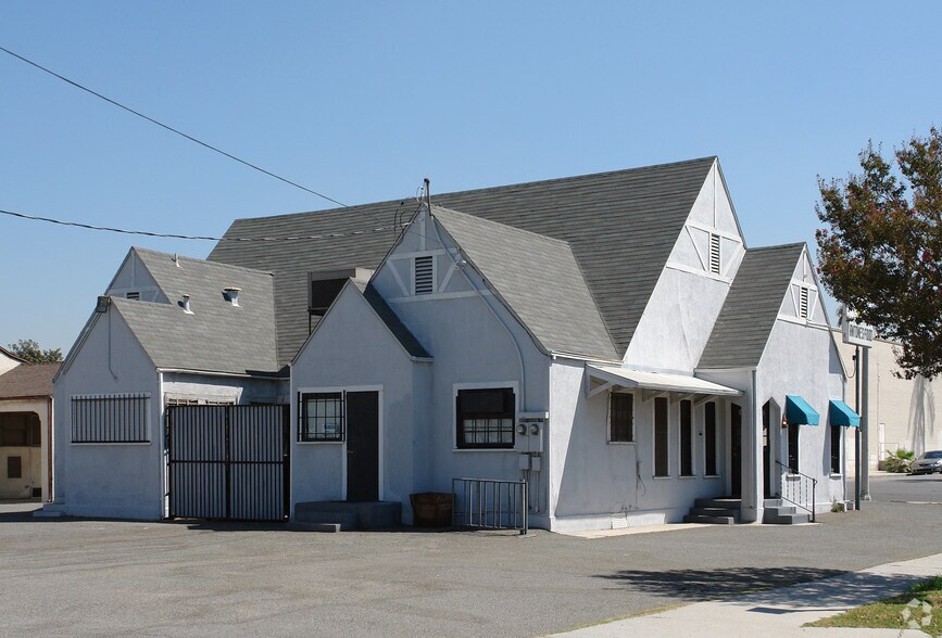 More Photos Of 4125 Sunnyside Dr, Riverside Restaurant For Lease