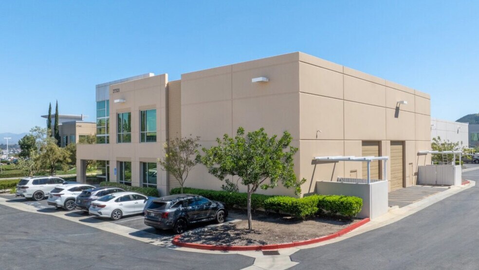 More Photos Of 27321-27327 Via Industria, Temecula Light Distribution For Lease