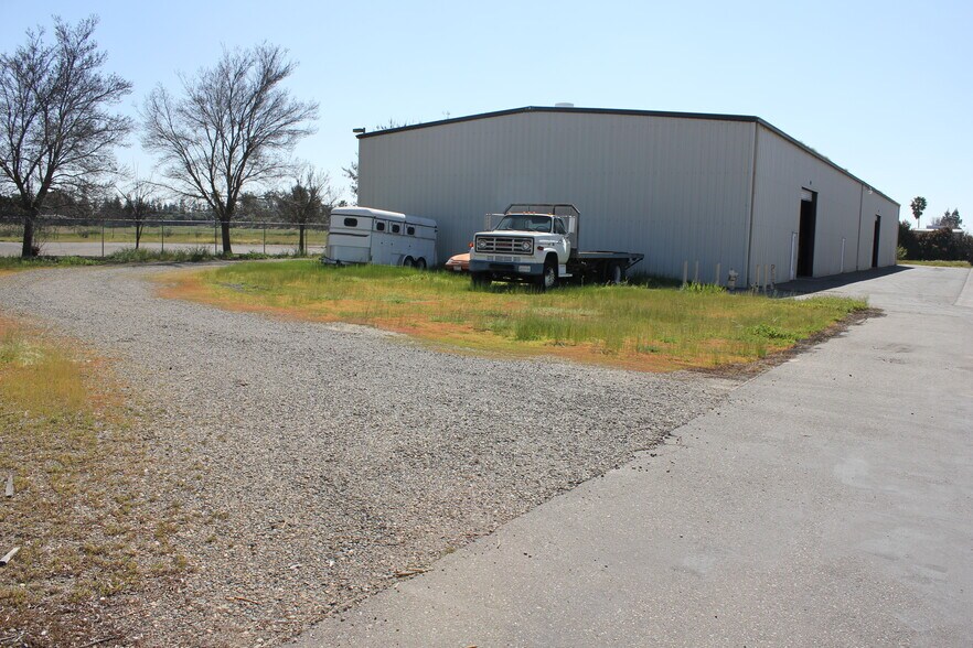 More Photos Of 250 Commerce Ave, Atwater Warehouse For Lease