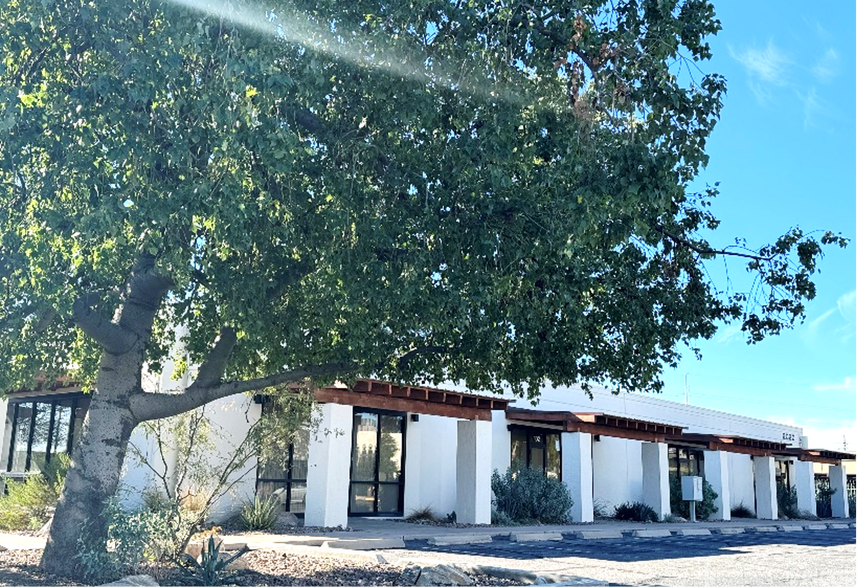 More Photos Of 2020 N Forbes Blvd, Tucson Office For Lease