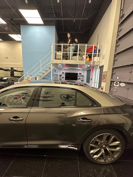 More Photos Of 3019 Ravenswood Rd, Fort Lauderdale Warehouse For Sale