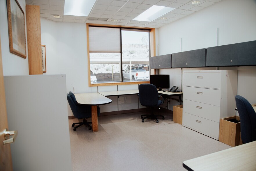 More Photos Of 2710 Delta Pl, Colorado Springs Office For Sale