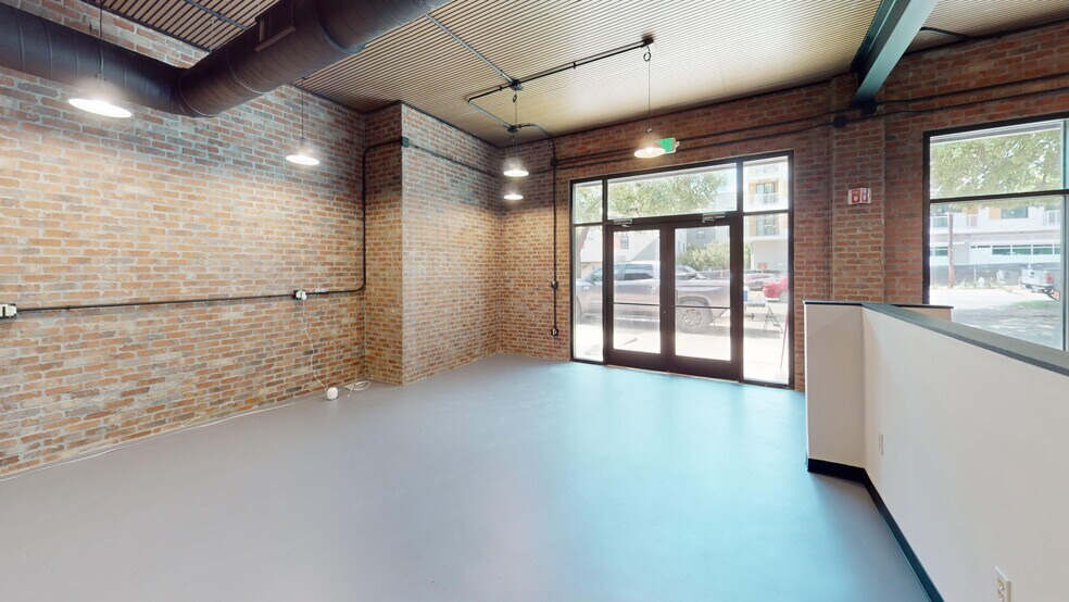 More Photos Of 2324 S Lamar Blvd, Austin Unknown For Lease