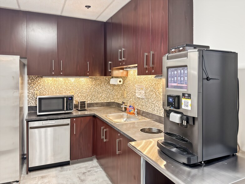 More Photos Of 3000 Atrium Way, Mount Laurel Coworking Space