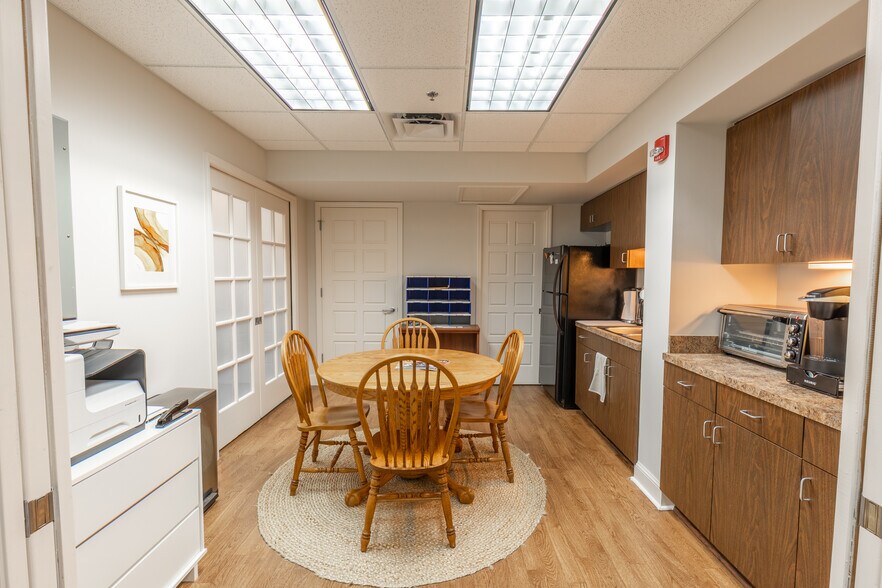 More Photos Of 1555 Indian River Blvd, Vero Beach Medical For Lease
