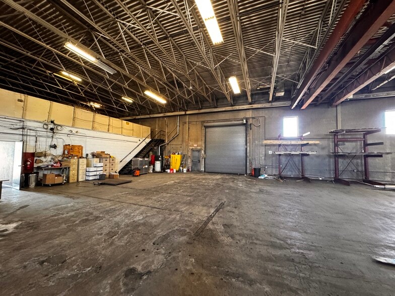 More Photos Of 2809 NE Winter St, Minneapolis Warehouse For Sale