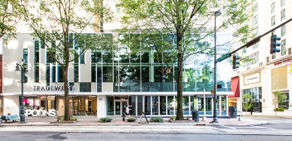 More Photos Of 129 W Trade St, Charlotte Office For Lease