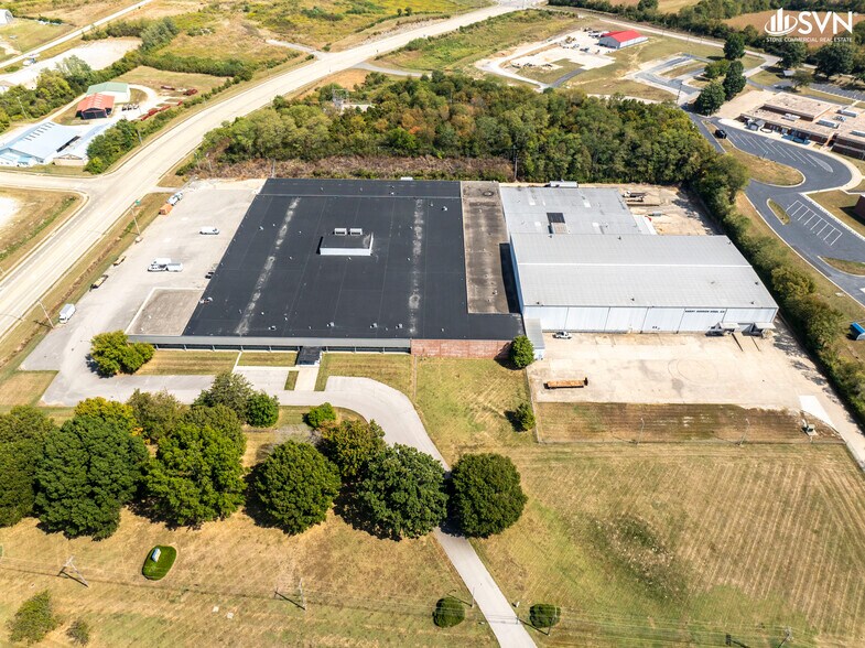 More Photos Of 695 N Main St, Winchester Industrial For Sale