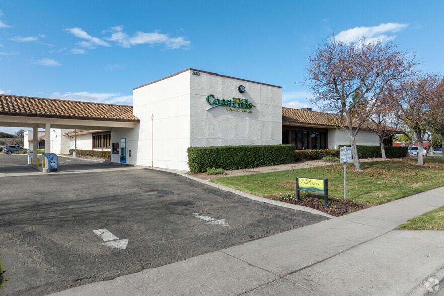 More Photos Of 3880 Constellation Rd, Lompoc Bank For Lease