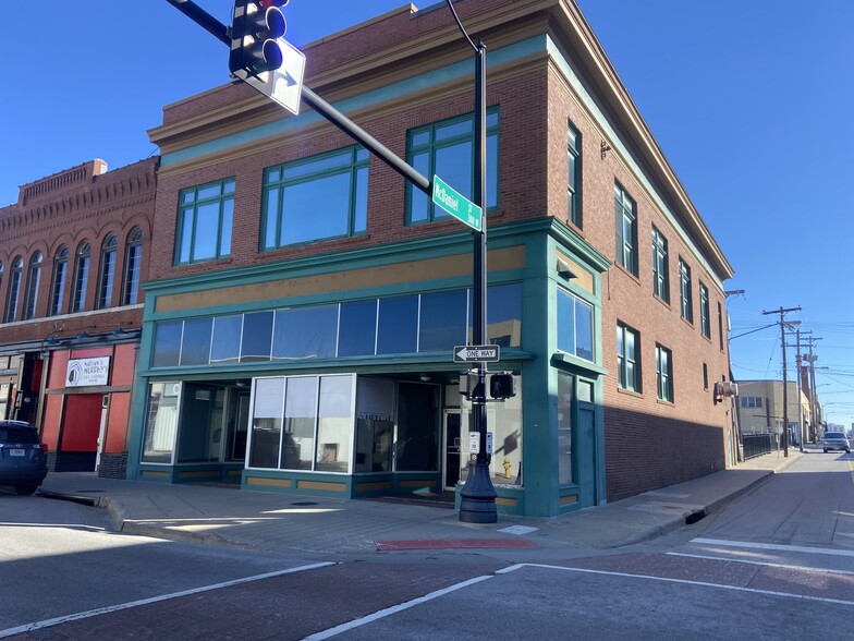 Primary Photo Of 220 S Campbell Ave, Springfield Storefront Retail Office For Sale