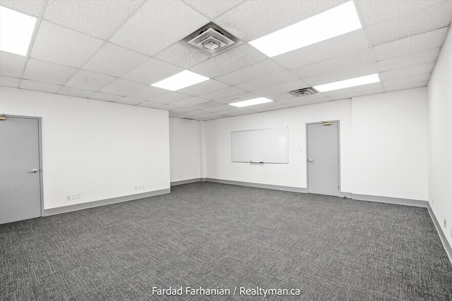 More Photos Of 42 Cardico Dr, Whitchurch-Stouffville Warehouse For Lease