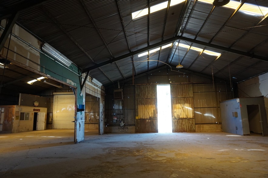 More Photos Of 815 Espee St, Bakersfield Warehouse For Lease