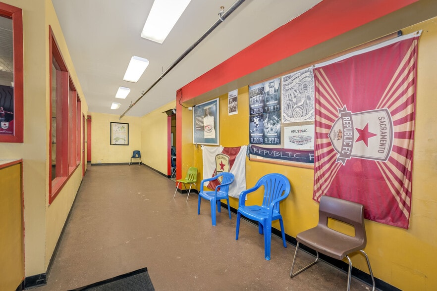 More Photos Of 957 Golden Gate Ter, Grass Valley Sports And Entertainment For Sale