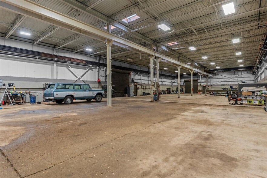 More Photos Of 59230 Havenridge Rd, New Haven Manufacturing For Sale
