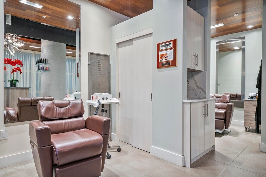 More Photos Of 20900 NE 30th Ave, Aventura Office Residential For Lease