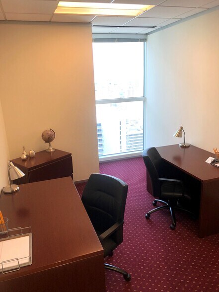 More Photos Of 200 S Biscayne Blvd, Miami Office For Lease