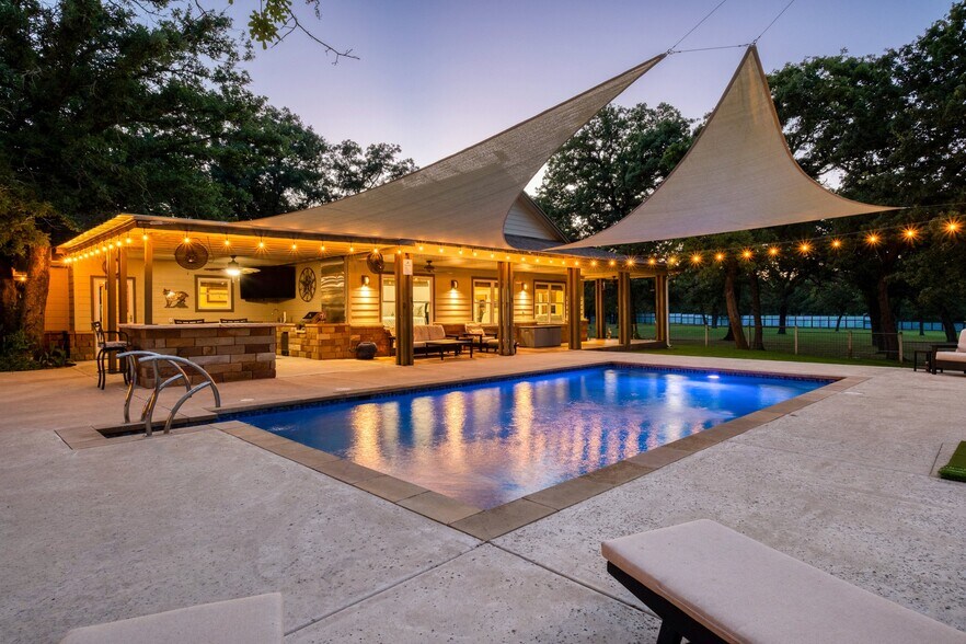 More Photos Of 1474 County Road B, Lexington Specialty For Sale