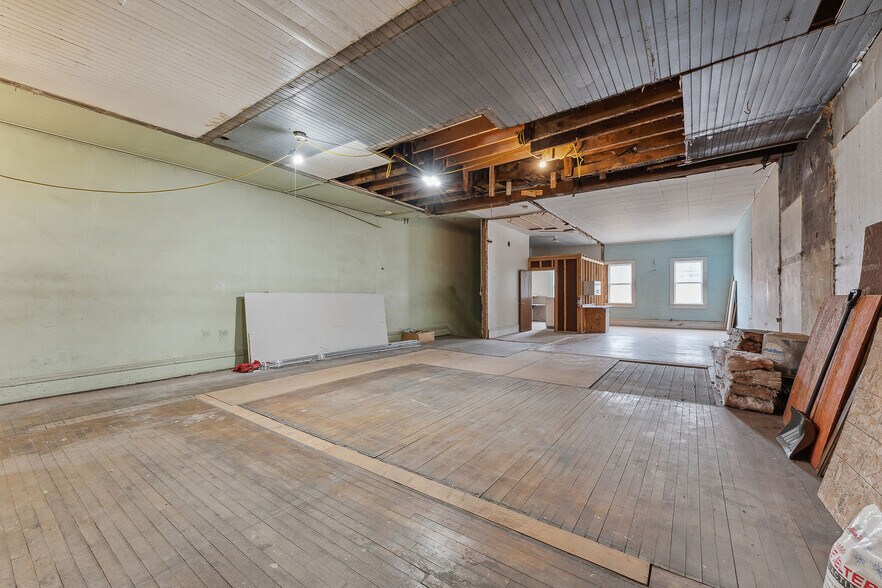 More Photos Of 223 E Main St, Reedsburg Storefront Retail Office For Sale