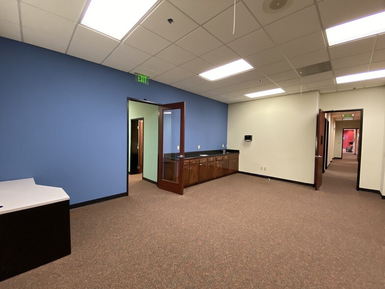 More Photos Of 28040 W Harrison Pky, Valencia Distribution For Lease