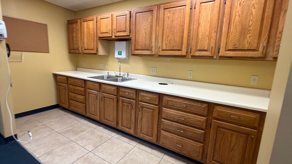 More Photos Of 155 E Market St, Blairsville Medical For Sale