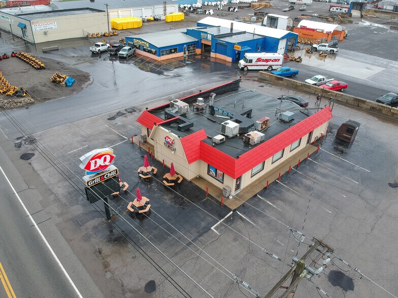 Primary Photo Of 3498 Sharon Rd, West Middlesex General Retail For Sale