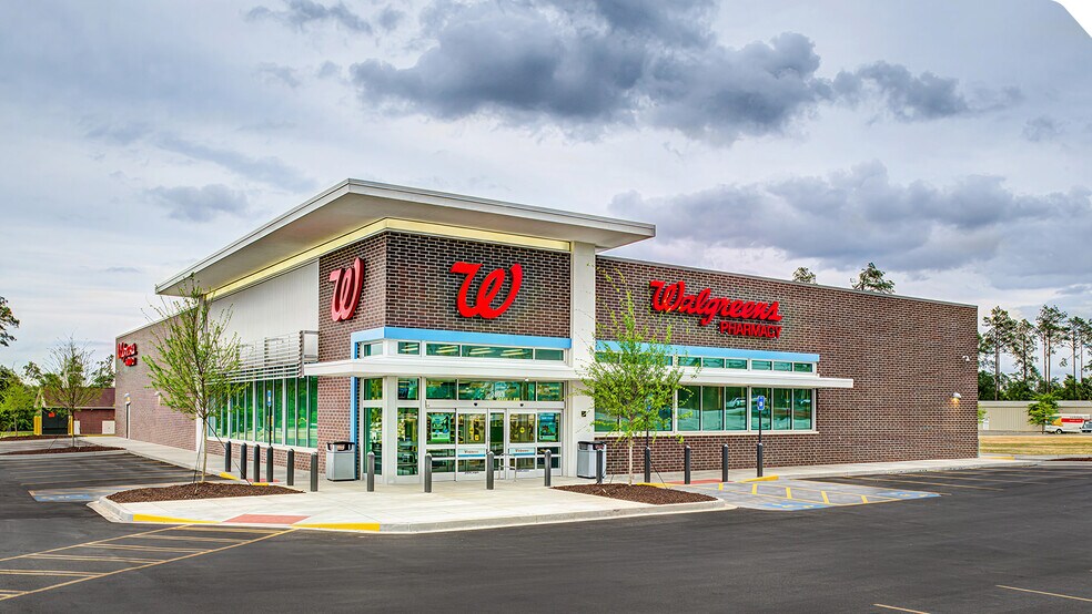 Primary Photo Of 7403 Aloma Ave, Winter Park Drugstore For Sale