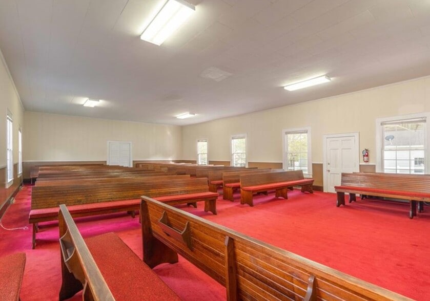 More Photos Of 511 James St, Burlington Religious Facility For Sale