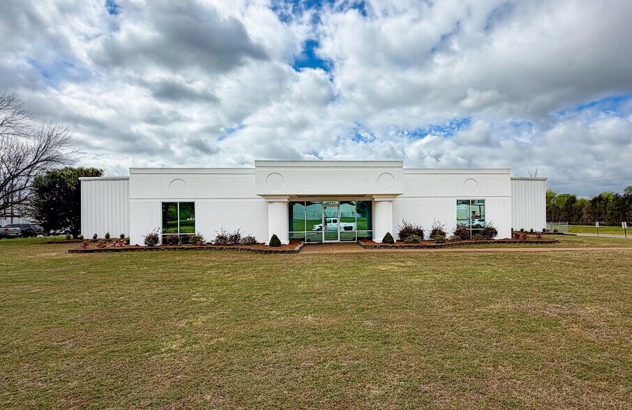 Primary Photo Of 1011 Cedar Lake Rd SE, Decatur Warehouse For Lease