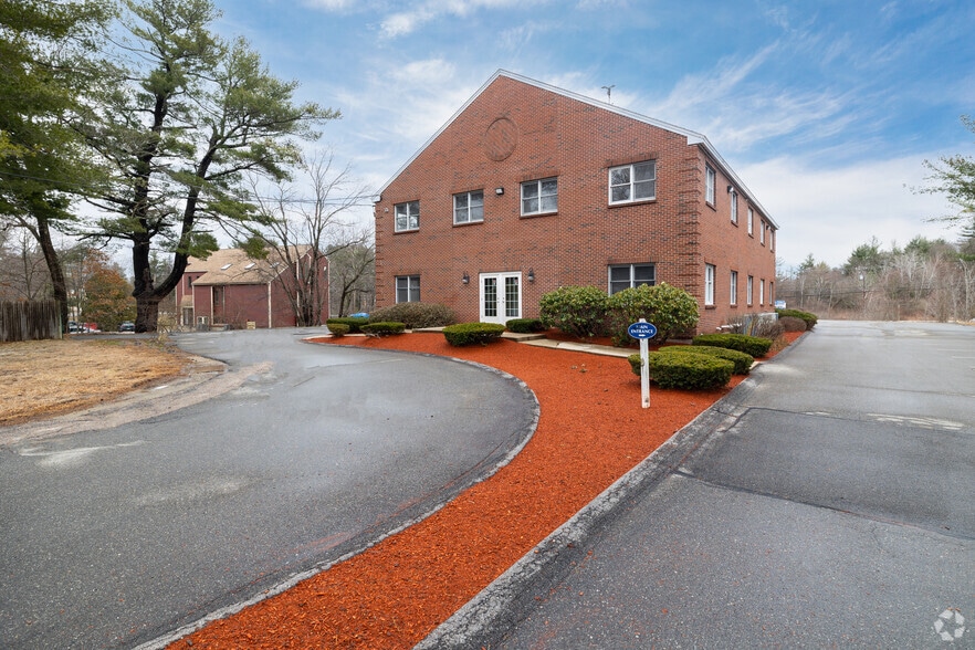 Primary Photo Of 5 Buttrick Rd, Londonderry Office For Lease