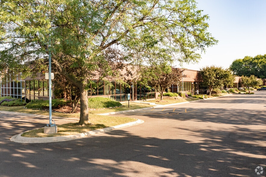 Primary Photo Of 1300 Remington Rd, Schaumburg Flex For Lease