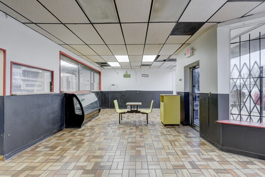 More Photos Of 21559 Grand River Ave, Detroit Storefront For Lease