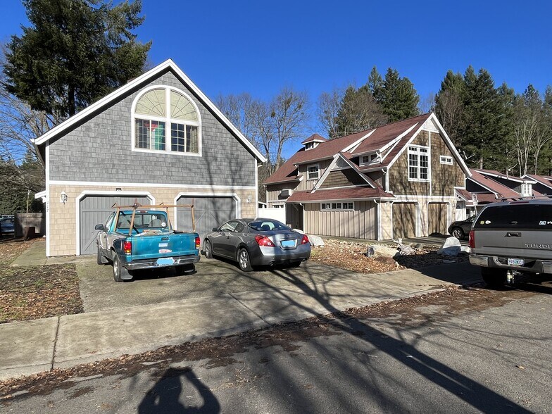 More Photos Of 117 N Junction Ave, Cave Junction Apartments For Sale