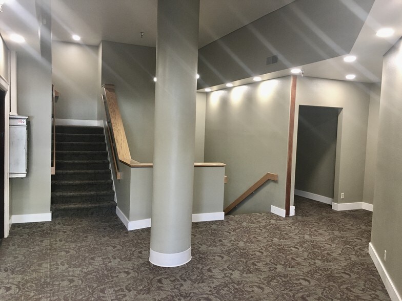 More Photos Of 494 State St, Salem Office For Sale